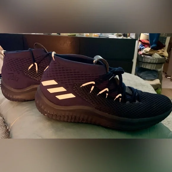 adidas | Shoes | Nwot Mens Adidas Damian Lillard Basketball Shoes Size 5 |  Poshmark